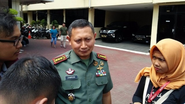 Brigjen Zamroni dan Lettu Bayu Sedang Diperiksa POM TNI (89408)
