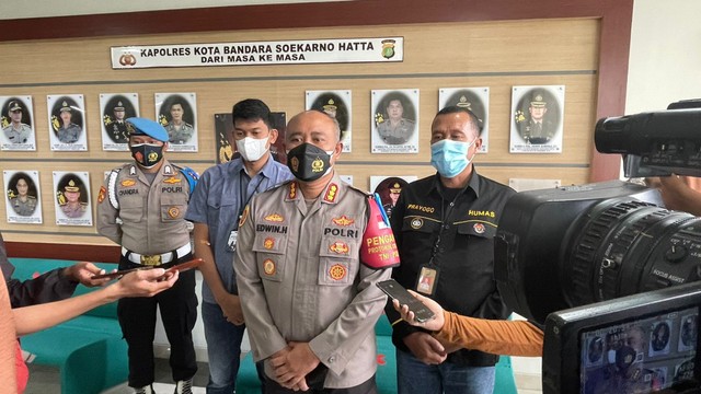 Kapolresta Bandara Soetta Kombes Pol Edwin memberikan keterangan terkait kasus Arteria Dahlan. Foto: Nadine/kumparan