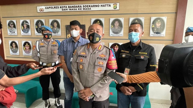 Kapolresta Bandara Soetta Kombes Pol Edwin memberikan keterangan terkait kasus Arteria Dahlan. Foto: Nadine/kumparan