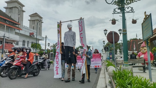 Buruh Demo Di Km 0 Minta Sultan Hb Naikkan Ump Diy Jadi Rp 3 Juta