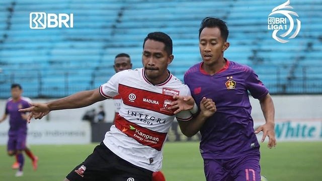 Pertandingan Liga 1 Madura United vs Persik Kediri, Rabu (24/11).
 Foto: Instagram/@liga1match