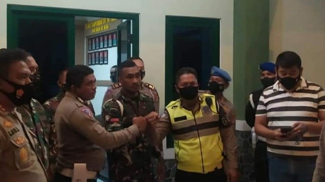 Kasus Oknum TNI & Polisi Adu Jotos di Ambon Berakhir Damai, Tetap Disanksi (333111)