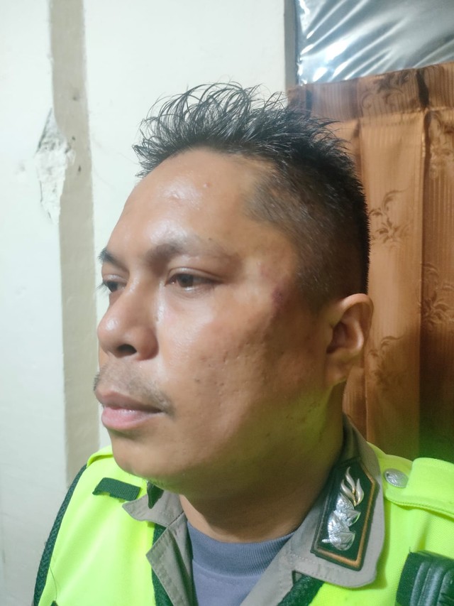 Kasus Polisi dan TNI Adu Jotos di Ambon yang Berujung Damai (100578)