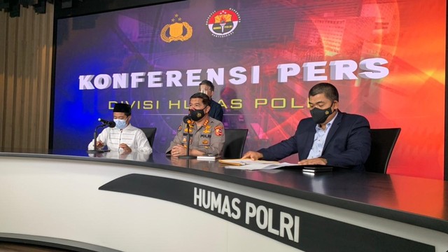 Konferensi pers terkait terorisme oleh Densus 88, Kabagpenum Humas Polri dan MUI di Mabes Polri, Jakarta Selatan, Kamis (25/11). Foto: Nugroho GN/kumparan