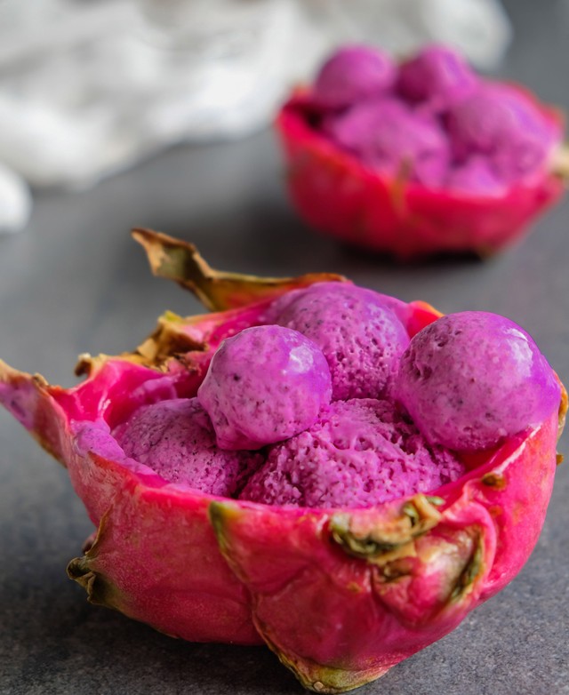 Es krim buah naga. Foto: Shutter Stock