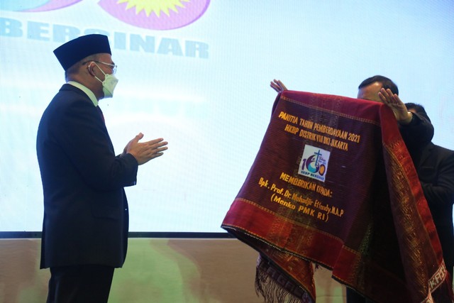 Pesan Muhadjir Jelang Natal: Tetap Waspada Gelombang Ketiga COVID-19 (67813)