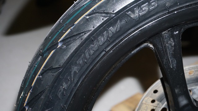 Ban sepeda motor (Foto: Gesit Prayogi/kumparan)