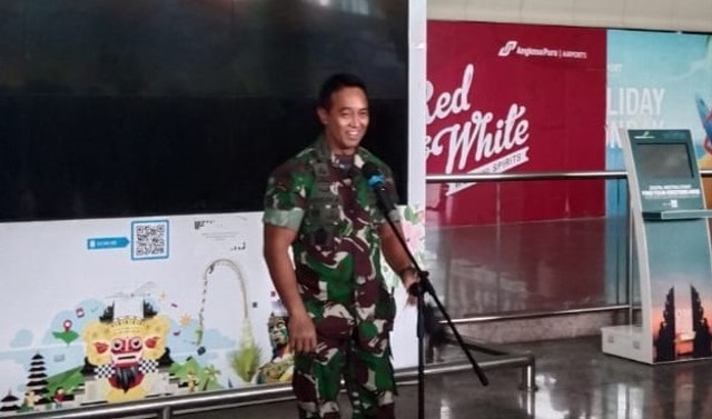 Panglima TNI Jenderal Andika Perkasa saat meninjau Terminal Internasional Bandara I Gusti Ngurah Rai, Bali - KAD