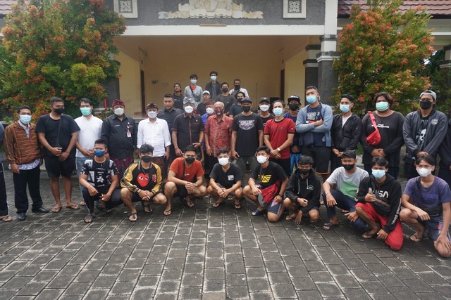 Kariyasa Dukung Pemuda se-Kecamatan Seririt Aktif Berorganisasi dan Olahraga (151149)