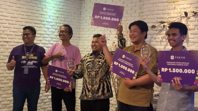 TREVOMOTIF: Host Awards 2021 (20552)
