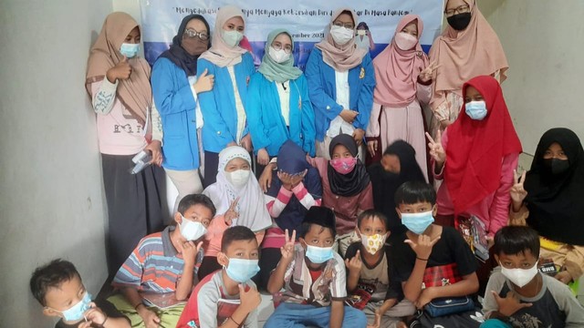 Sumber : Foto Bersama Anak-anak Kampung Pemulung Setelah Selesai Kegiatan, dokpri