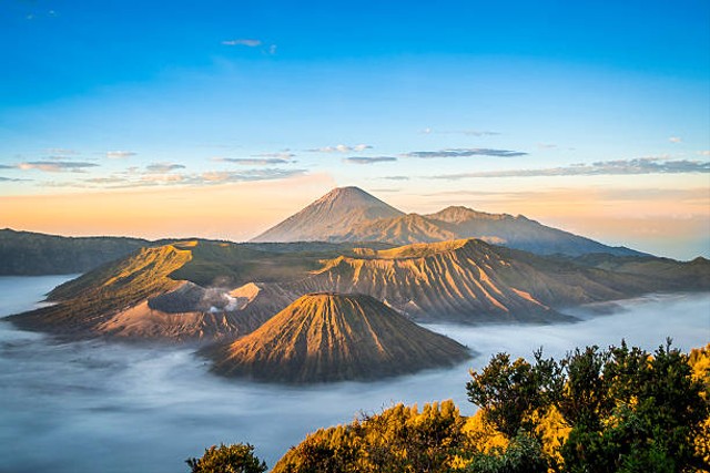 Ilustrasi Pegunungan di Indonesia. Foto: iStock