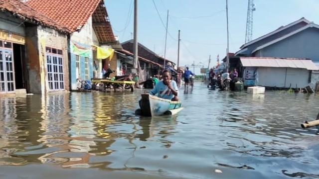 Banjir Rob Kembali Rendam Ratusan Rumah Di Brebes | Kumparan.com