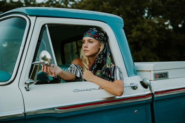 Ilustrasi Wanita yang Disukai Pria Leo. Sumber: Unsplash