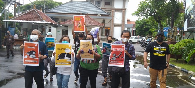 Aksi jurnalis Bali di Kejaksaan Tinggi Bali - ROB