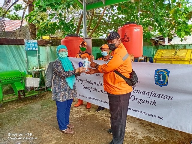 Dosen Mengabdi IPB University dari Departemen Biologi Lakukan Penyuluhan dan Demplot Pemanfaatan Sampah di Kabupaten Belitung