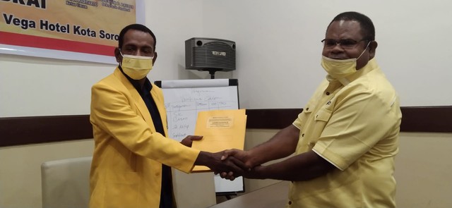 2 Kader Daftar sebagai Calon Ketua DPD Partai Golkar Maybrat (87756)