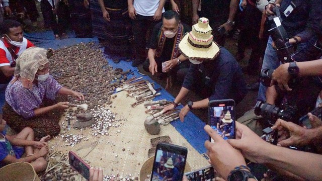 Sandiaga Uno Dukung Kemajuan Ekonomi Kreatif Di Desa Wisata Detusoko ...