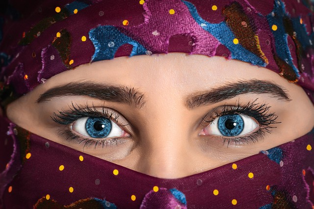 Ilustrasi Gaya Make Up Ala Timur Tengah. Foto: Pexels