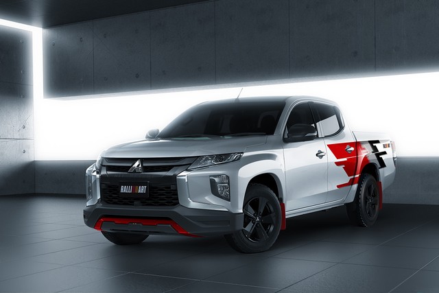 Mitsubishi hadirkan Triton RalliArt Edition Foto: Carscoops