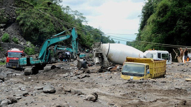 Lahar Hujan Gunung Merapi Sebabkan Pipa Air Putus, Sleman Tanggap ...