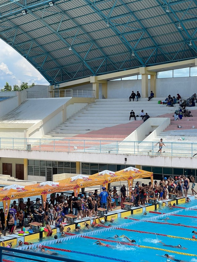 2 Perenang Asal Bandar Lampung Raih 7 Medali Emas di Kejuaraan Renang Riau Open (3)