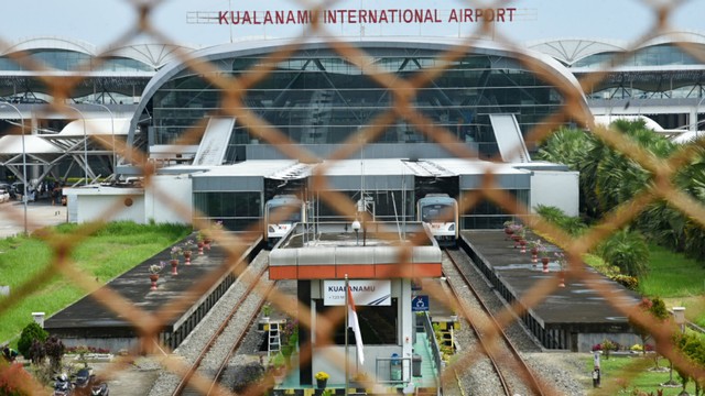 Suasana Bandara Kualanamu, Deli Serdang, Sumatera Utara. Foto: ANTARA FOTO/Fransisco Carolio