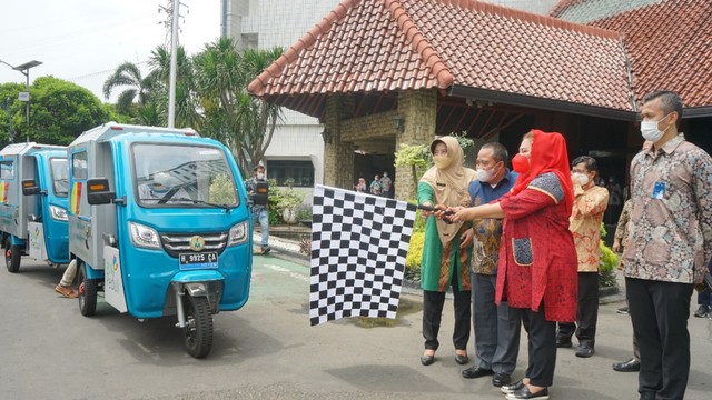 Gerobak motor listrik yang diberikan untuk 15 pelaku UKM di Jawa Tengah. Foto: istimewa.
