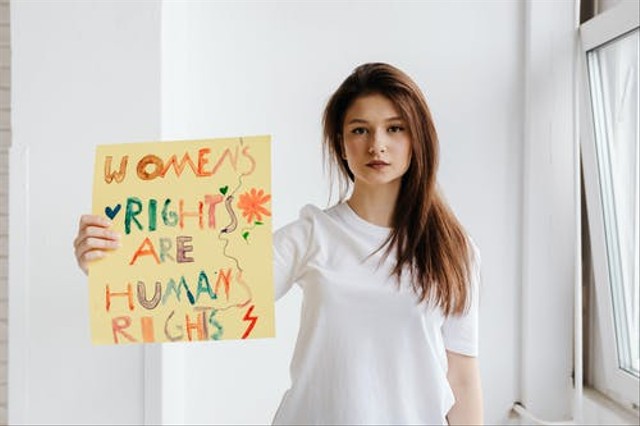Ilustrasi artikel jenis hak asasi manusia. Foto: Pexels.com/@karolina-grabowska