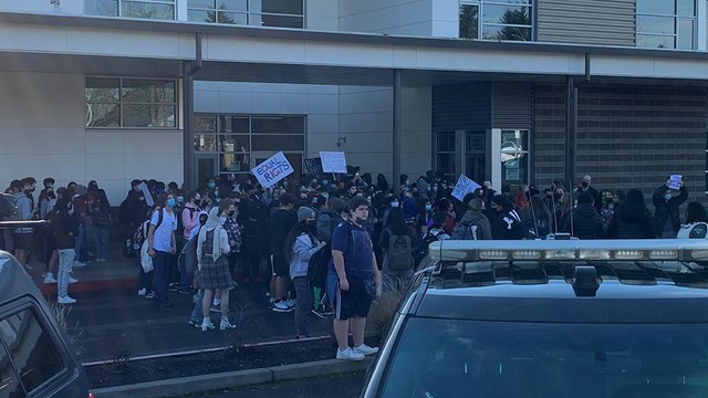 Aksi protes siswa Oregon. Foto: Istimewa