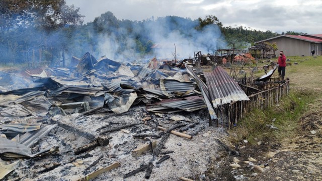 Kebakaran SMA Negeri 1 Oksibil, Kabupaten Pegunungan Bintang. (Dok Humas Polda Papua) 