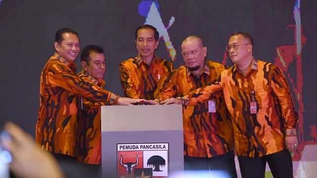 Menjaga relasi dan komunikasi dengan pemerintah adalah salah satu cara Pemuda Pancasila bertahan melintasi zaman. Foto: Rusman/Biro Pers Sekretariat Presiden
