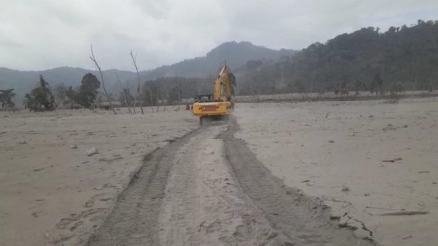 Pertamina Jamin Stok BBM dan LPG di Wilayah Terdampak Erupsi Gunung Semeru Aman (60415)