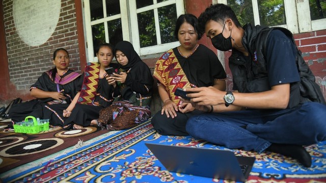 Sahabat Ganjar menggelar bakti sosial dan pemeriksaan kesehatan gratis di Desa Wisata Sade, Kota Mataram. Foto: Sahabat Ganjar