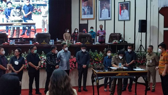 Penandatangan nota kesepahaman Peraturan Daerah (Perda) Rencana Pembangunan Jangka Menengah Daerah (RPJMD) Kota Manado Tahun 2021-2026