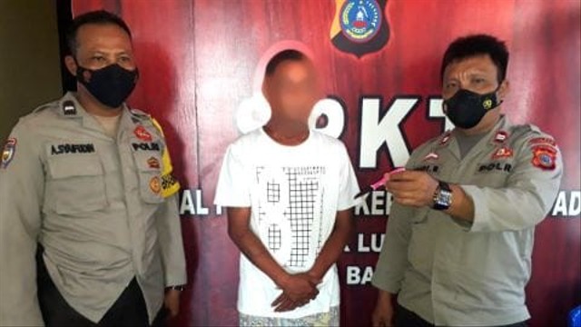Pelaku penikaman istri dengan menggunakan pisau dapur di Kabupaten Banggai, Sulawesi Tengah, diamankan Polisi. Foto: Istimewa