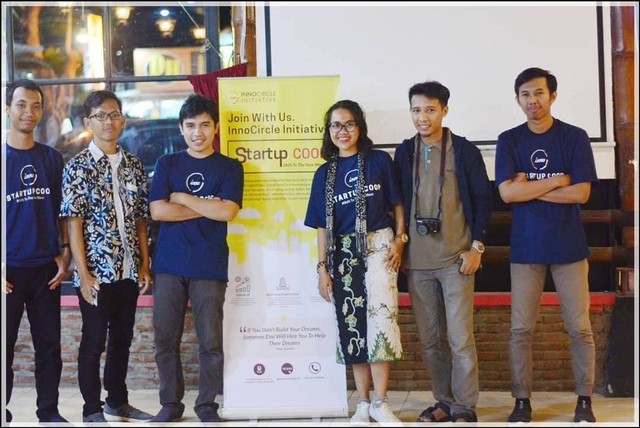 InnoCircle Initiative merupakan  koperasi yang belajar startup dan kini mereka menjadi inkubator Startup Coop yang berdiri di Purwokerto, Jawa Tengah.