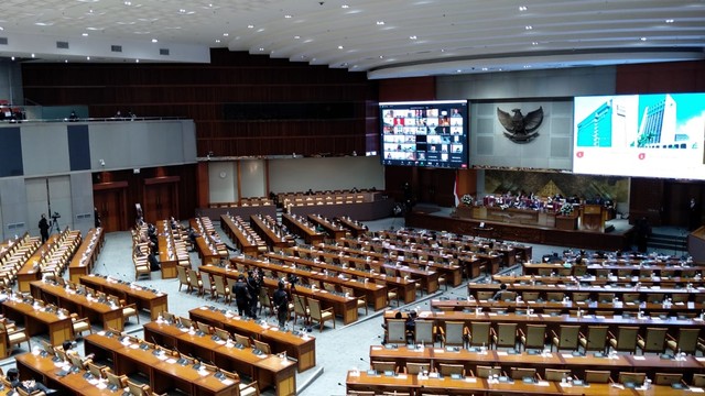 Rapat paripurna ke-10 masa sidang II tahun sidang 2021-2022. Foto: Annisa Thahira/kumparan