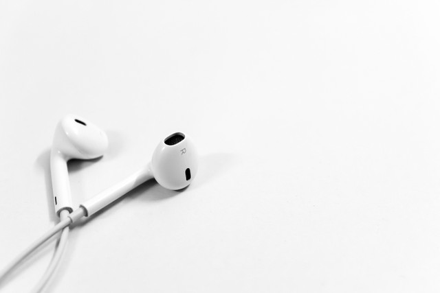 Cara Mengatasi Headset Mati Sebelah. Sumber foto: Unsplash