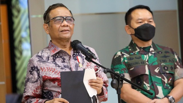 Menko Polhukam Mahfud MD terima kunjungan KSAD Jenderal TNI Dudung Abdurachman. Foto: Humas Kemenko Polhukam