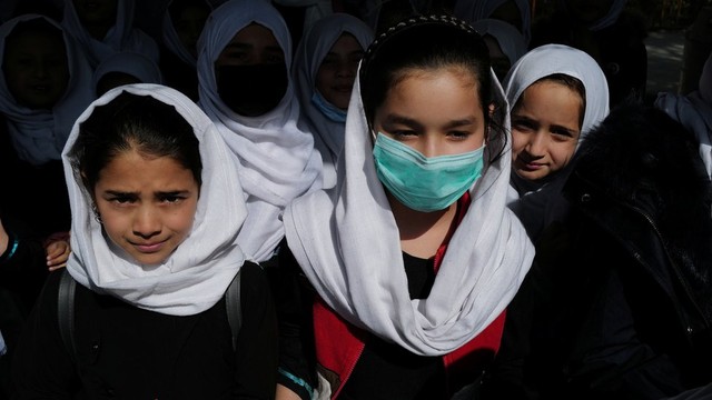 Kisah Frustrasi Para Pelajar Perempuan yang Dilarang Bersekolah oleh Taliban (150419)