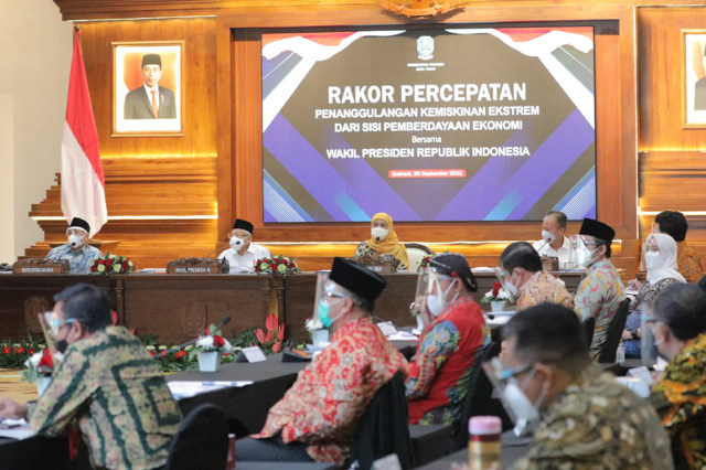 Wapres RI dan Gubernur Khofifah saat Rakor Percepatan