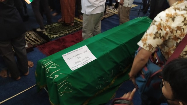 Jelang salat jenazah Walkot Oded di Pendopo Bandung. Foto: Rachmadi Rasyad/kumparan