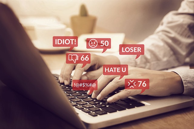 Foto diambil dari Unsplash: https://unsplash.com/s/photos/cyberbullying