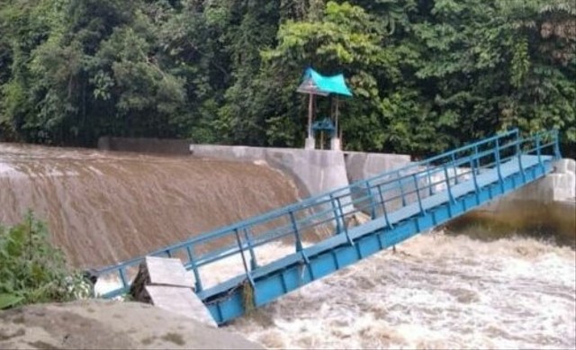 Kondisi Bendungan Anai, Kabupaten Padang Pariaman, rusak akibat diterjang banjir bandang. Foto: instgram/@bpbdkabpadangpariaman