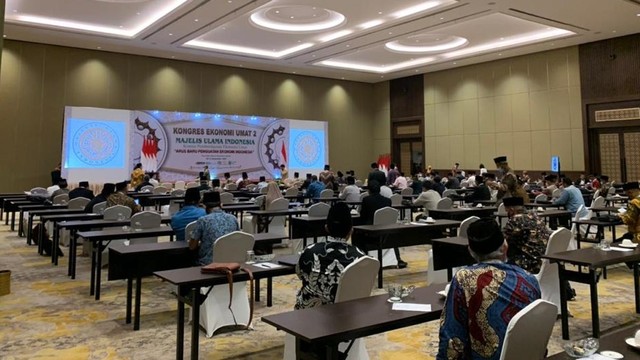 Kongres Ekonomi Umat II MUI Tahun 2021 dengan tema Arus Baru Penguatan Ekonomi Indonesia di The Sultan Hotel, Jakarta Pusat, Jumat (10/12). Foto: Haya Syahira/kumparan