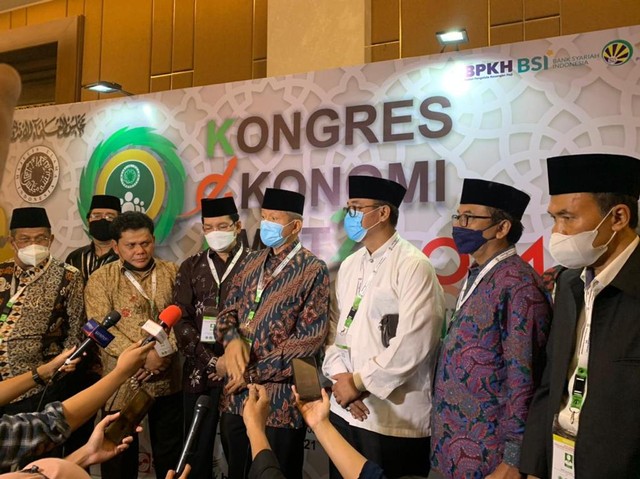 Jajaran Komisi Pemberdayaan Ekonomi Umat Majelis Ulama Indonesia (KPEU MUI). Foto: Haya Syahira/kumparan