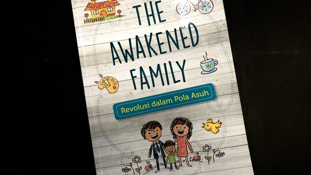 Sampul buku The Awakened Family. Sumber: foto pribadi