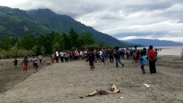 3 anak meninggal dunia saat berenang di Pantai Palasa, Desa Palasa Lambori, Kecamatan Palasa, Kabupaten Parigi Moutong. Foto: Istimewa