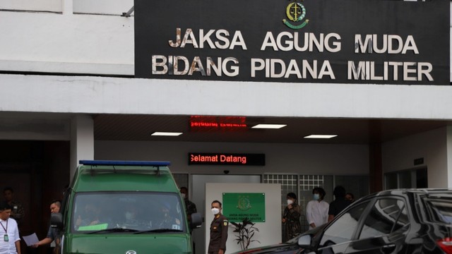 Suasana ketika Direktur Utama PT Griya Sari Harta berinisial NPP ditahan Kejaksaan Agung. Foto: Kejaksaan Agung